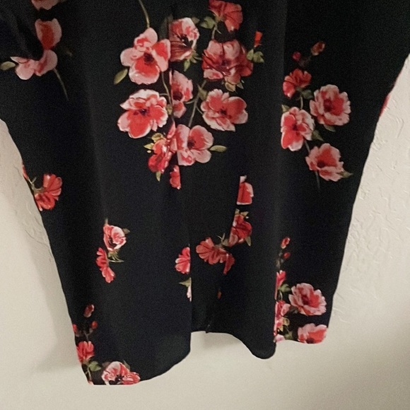 Maurice’s‎ Black Floral Kimono - Picture 3 of 8